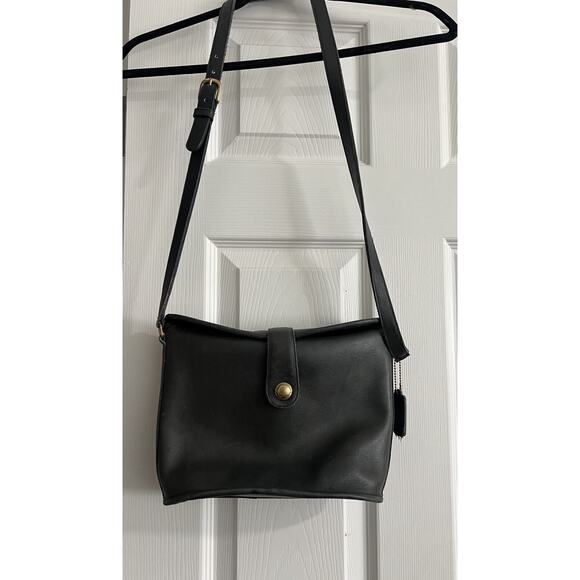 Vintage Coach Binocular Shoulder Bag – Style No. 087-2045 – Black Leather - Picture 16 of 16